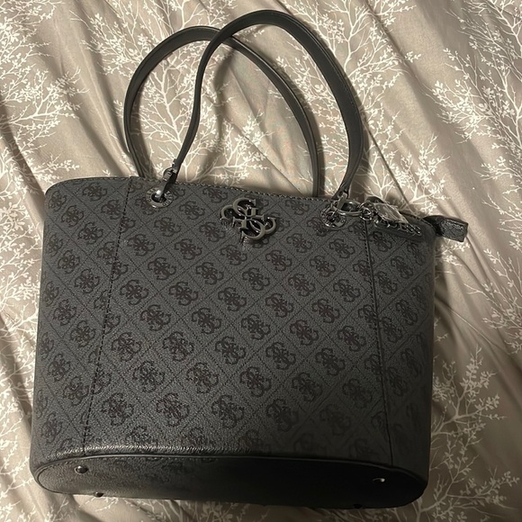 Brand new guess bag - Picture 1 of 2